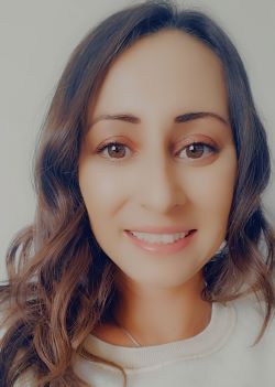 Ashley Lang Headshot